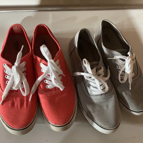 2 pair of canvas sneakers - Picture 2 of 5